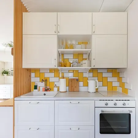 Yellow Studio Paupys Apartman